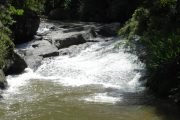 Poço do Retiro, no roteiro da Trilha das Cachoeiras realizado pela na trilha das cachoeiras das bromélias, roteiro realizado pela Mantiqueira Ecoturismo, agência de turismo que realiza passeios, trilhas e caminhadas em Gonçalves Mg na Serra da Mantiqueira