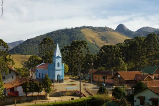 Vista de São Sebastião das Três Orelhas, em Gonçalves MG. Passeio realizado pela Mantiqueira Ecoturismo, agência de turismo que realiza passeios, trilhas e caminhadas em Gonçalves Mg na Serra da Mantiqueira