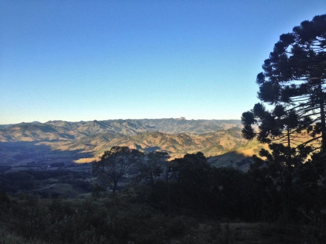 Vista para a Pedra do Baú no Vale da Lua, Gonçalves MG, na Serra da Mantiqueira.