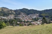 Mirante com vista para a centro da cidade de Gonçalves. Foto: Mantiqueira Ecoturismo